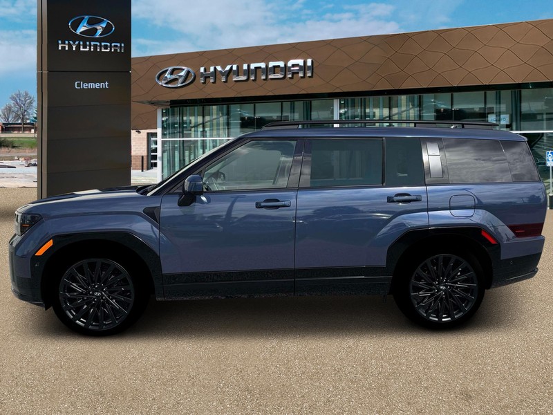 Hyundai Santa Fe Vehicle Full-screen Gallery Image 3
