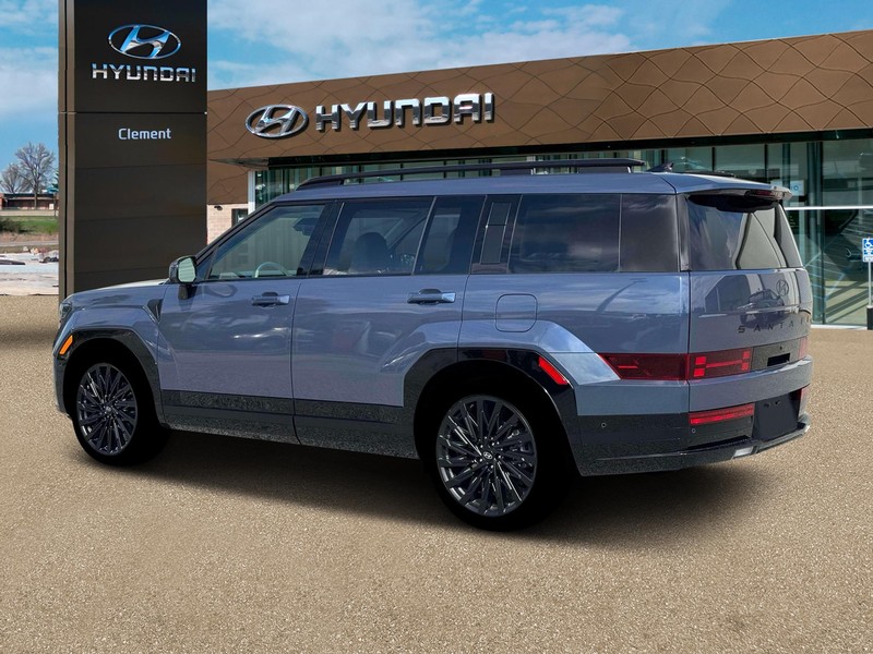 Hyundai Santa Fe Vehicle Full-screen Gallery Image 4