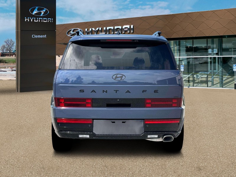 Hyundai Santa Fe Vehicle Full-screen Gallery Image 6