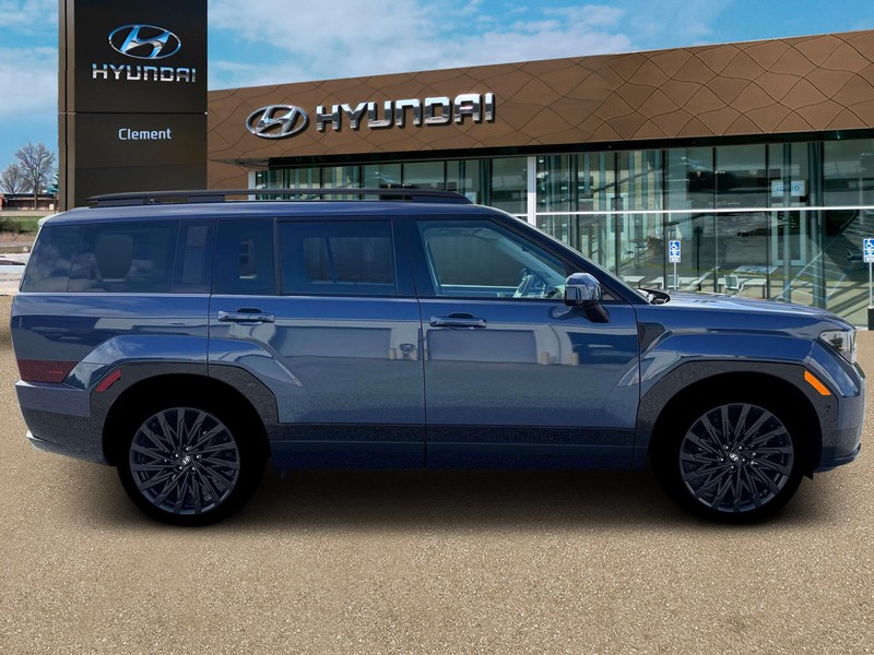 Hyundai Santa Fe Vehicle Full-screen Gallery Image 9