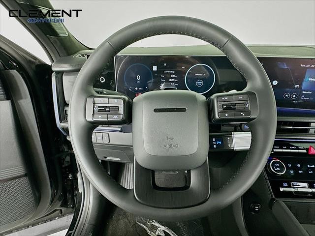 Hyundai Santa Fe Vehicle Full-screen Gallery Image 13