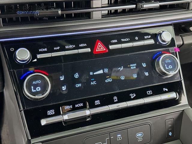 Hyundai Santa Fe Vehicle Full-screen Gallery Image 19