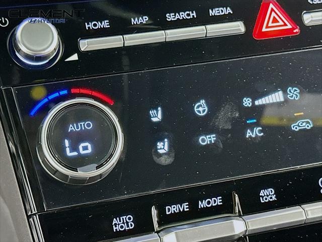 Hyundai Santa Fe Vehicle Full-screen Gallery Image 20