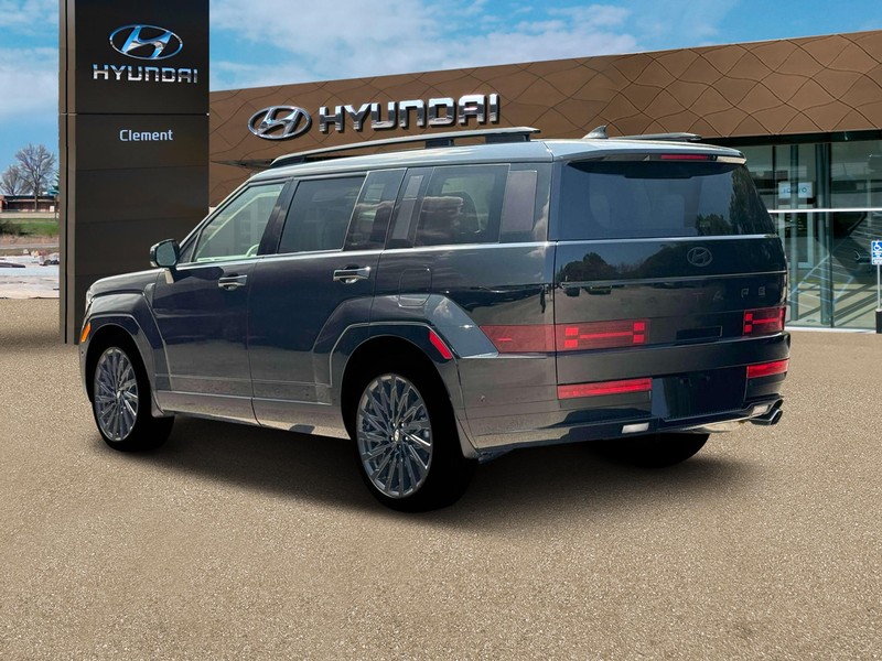 Hyundai Santa Fe Vehicle Full-screen Gallery Image 5