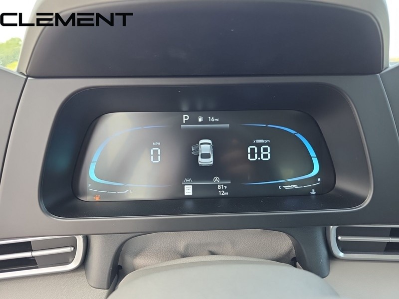 Hyundai Elantra Vehicle Full-screen Gallery Image 20