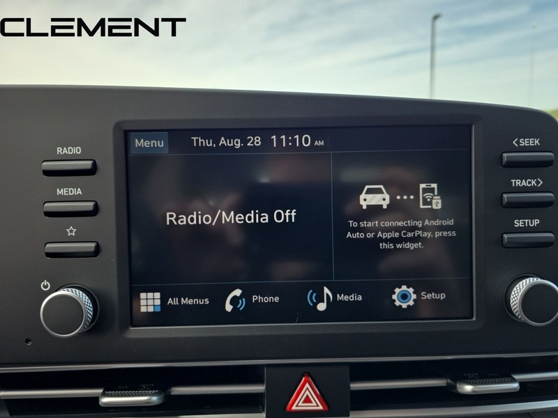 Hyundai Elantra Vehicle Full-screen Gallery Image 23