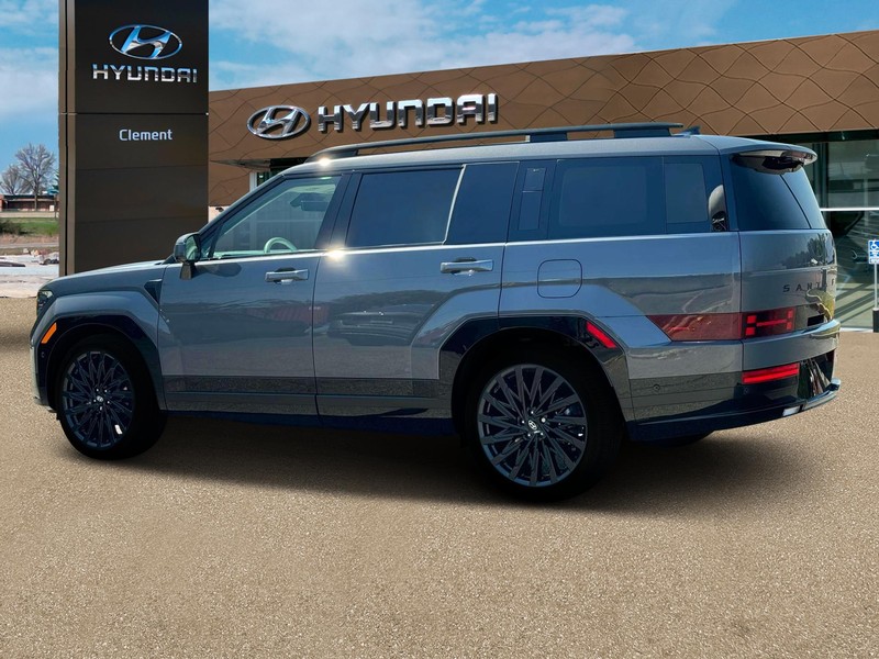 Hyundai Santa Fe Vehicle Full-screen Gallery Image 4