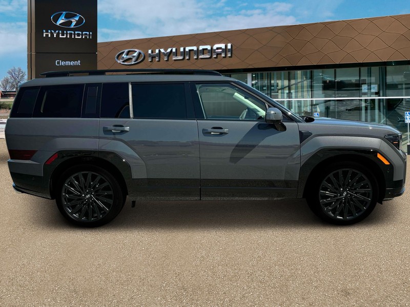 Hyundai Santa Fe Vehicle Full-screen Gallery Image 9