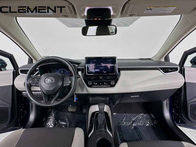 Toyota Corolla Vehicle Full-screen Gallery Image 12