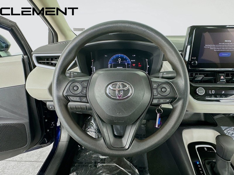Toyota Corolla Vehicle Full-screen Gallery Image 14