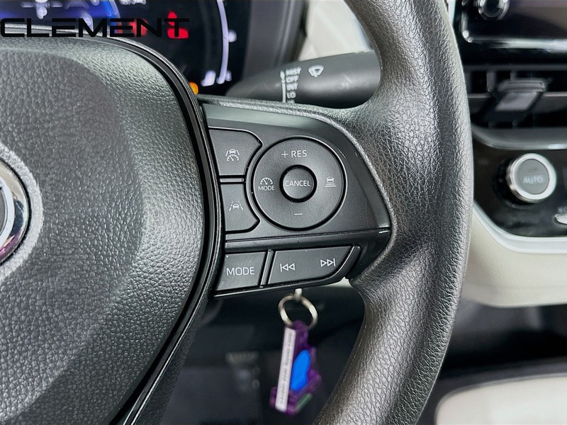 Toyota Corolla Vehicle Full-screen Gallery Image 17