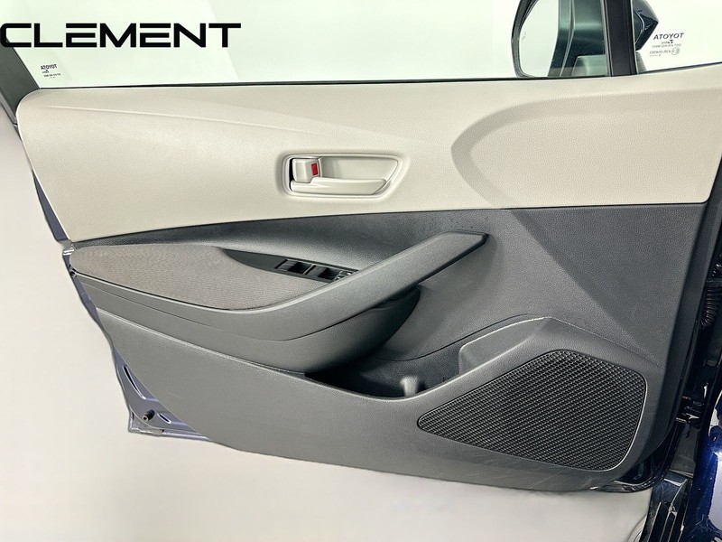Toyota Corolla Vehicle Full-screen Gallery Image 25