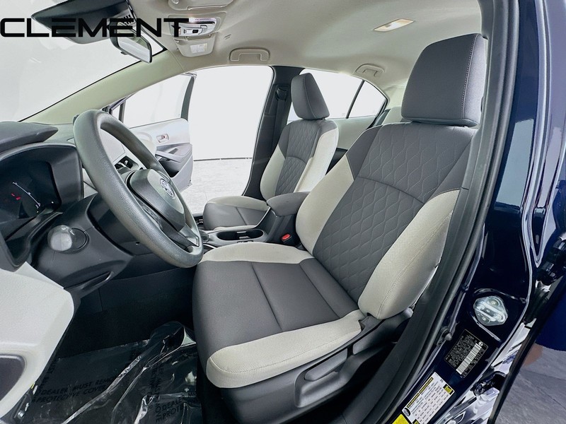 Toyota Corolla Vehicle Full-screen Gallery Image 28