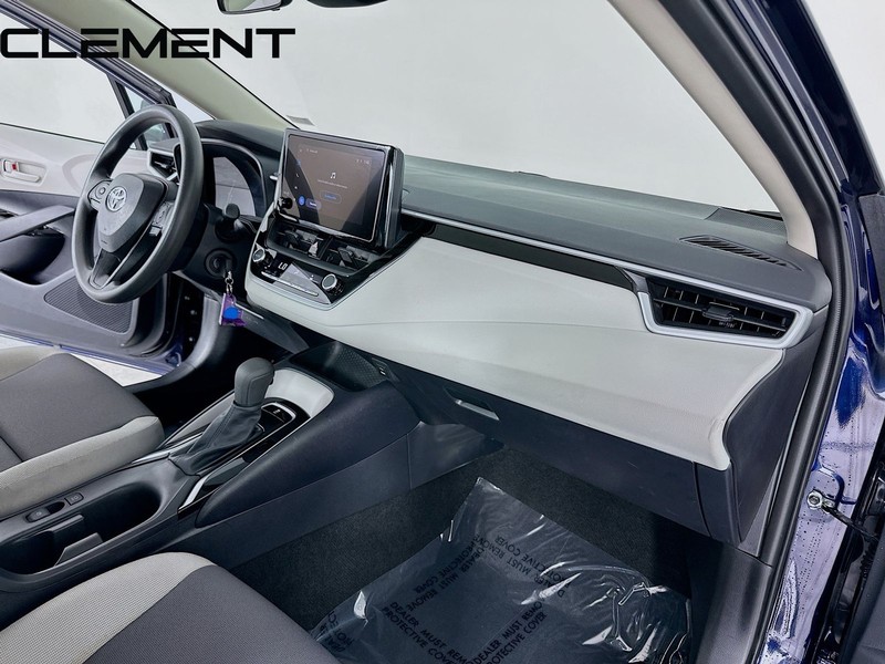 Toyota Corolla Vehicle Full-screen Gallery Image 33