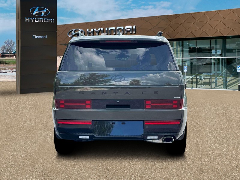 Hyundai Santa Fe Vehicle Full-screen Gallery Image 6
