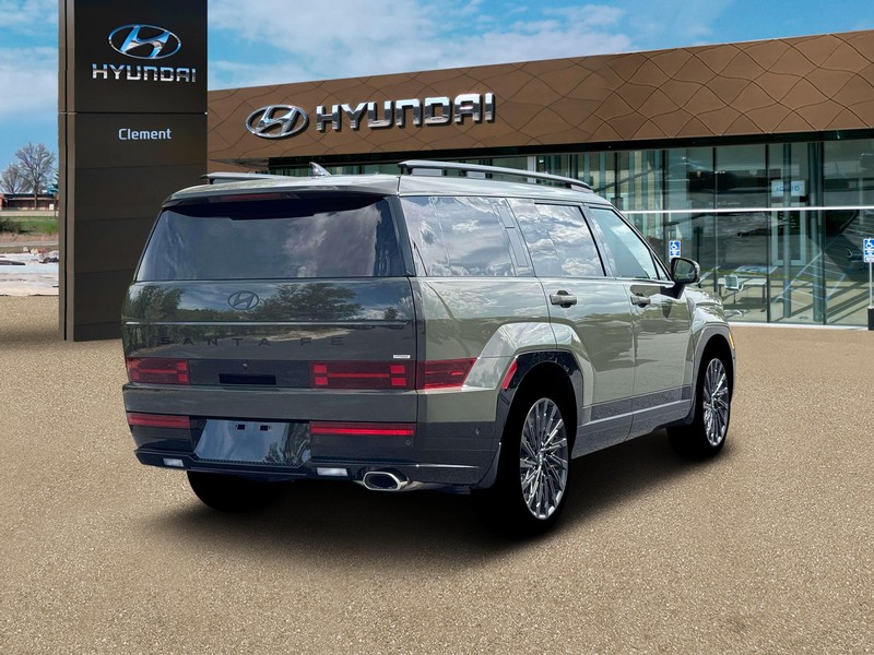 Hyundai Santa Fe Vehicle Full-screen Gallery Image 7