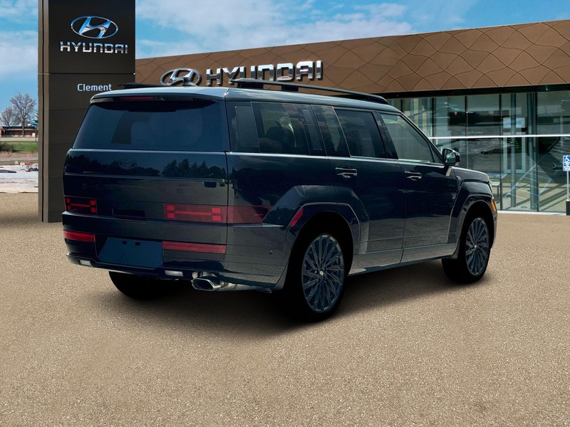 Hyundai Santa Fe Vehicle Full-screen Gallery Image 7