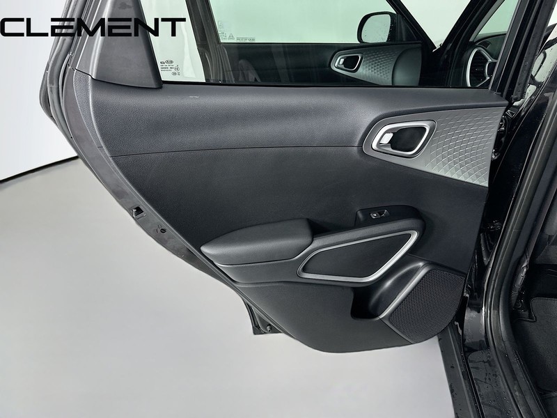 Kia Soul Vehicle Full-screen Gallery Image 29