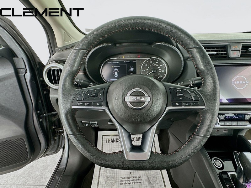 Nissan Versa Vehicle Full-screen Gallery Image 13