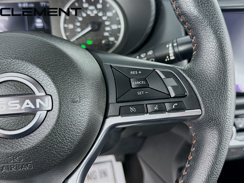 Nissan Versa Vehicle Full-screen Gallery Image 15