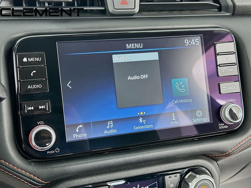 Nissan Versa Vehicle Full-screen Gallery Image 18