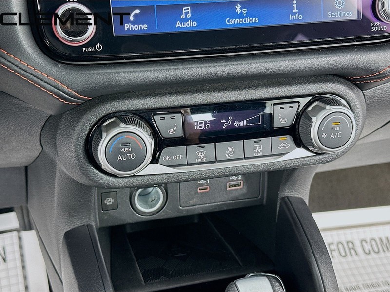Nissan Versa Vehicle Full-screen Gallery Image 20