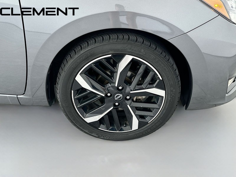 Nissan Versa Vehicle Full-screen Gallery Image 34