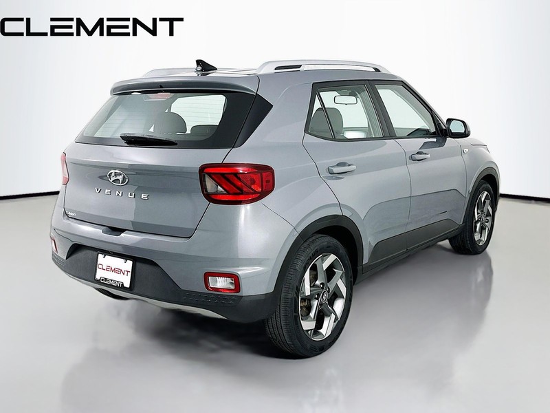 Hyundai Venue Vehicle Image 07