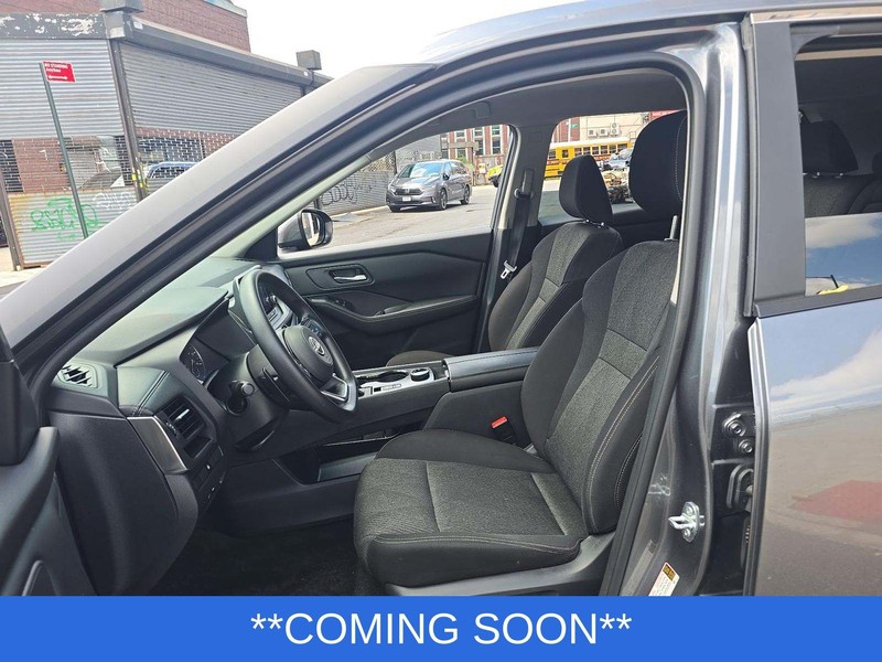 Nissan Rogue Vehicle Image 03