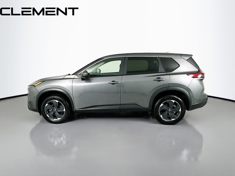 Nissan Rogue Vehicle Full-screen Gallery Image 6