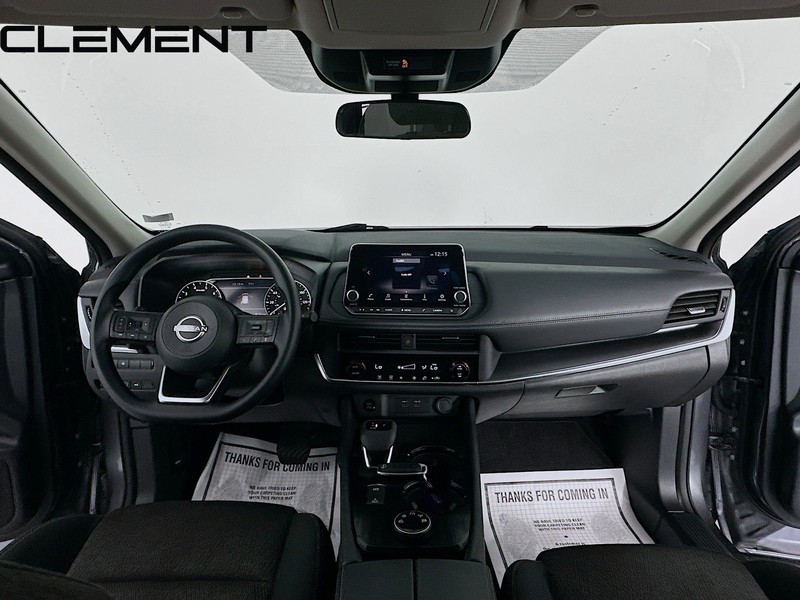 Nissan Rogue Vehicle Full-screen Gallery Image 12