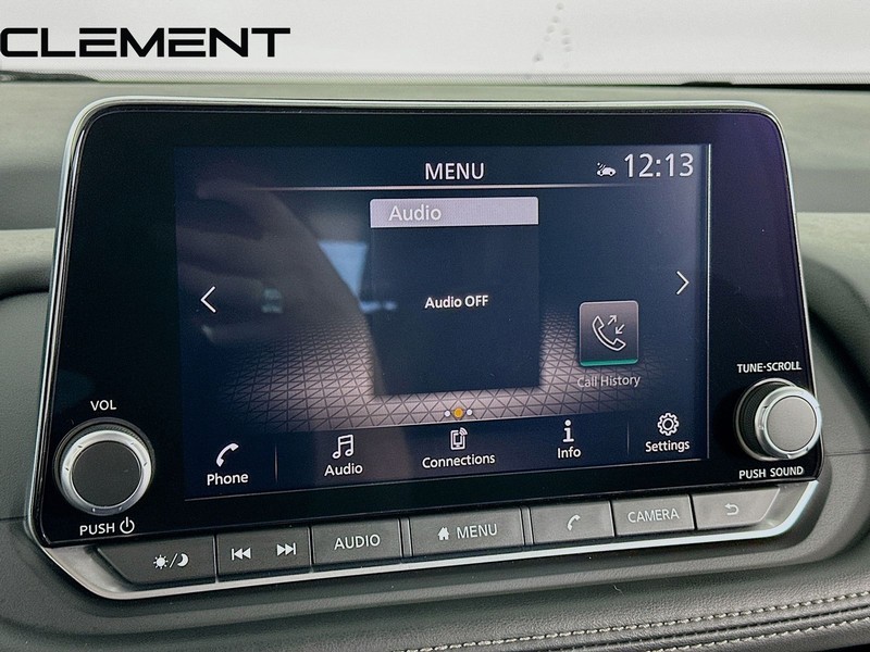 Nissan Rogue Vehicle Full-screen Gallery Image 19