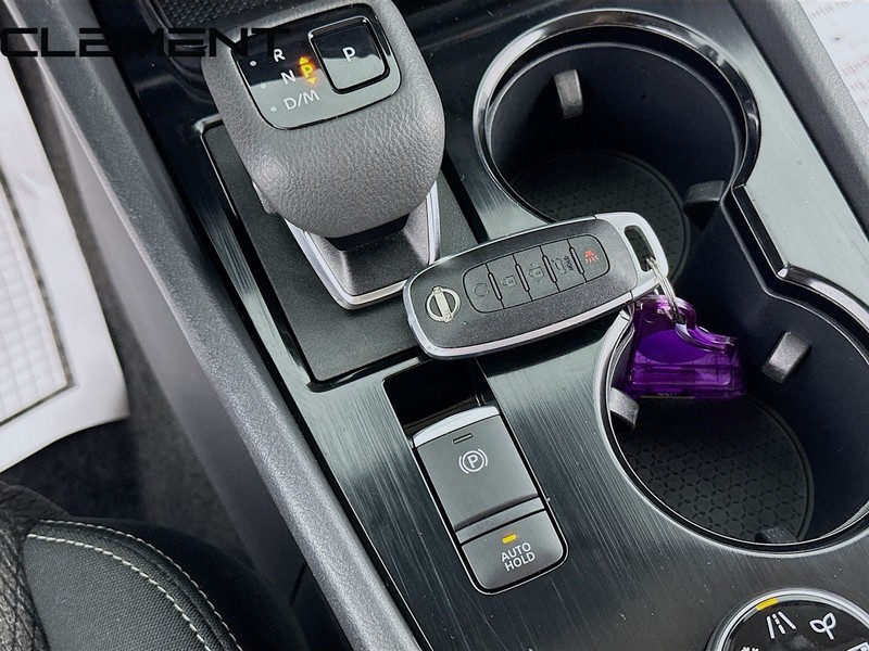 Nissan Rogue Vehicle Full-screen Gallery Image 23