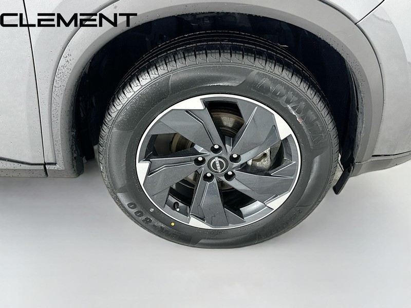 Nissan Rogue Vehicle Full-screen Gallery Image 35