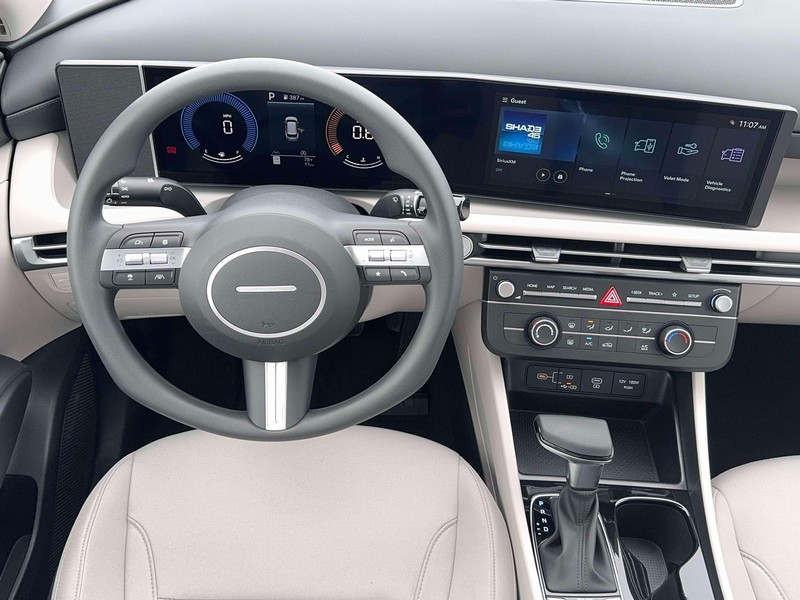 Hyundai Tucson Vehicle Full-screen Gallery Image 17
