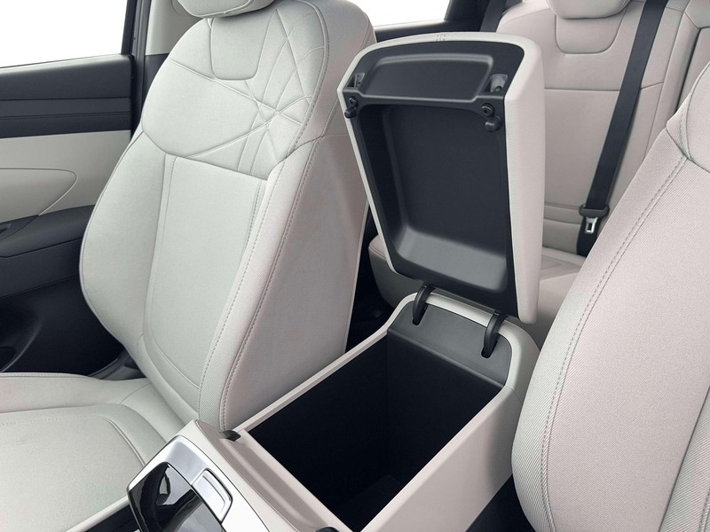 Hyundai Tucson Vehicle Full-screen Gallery Image 18