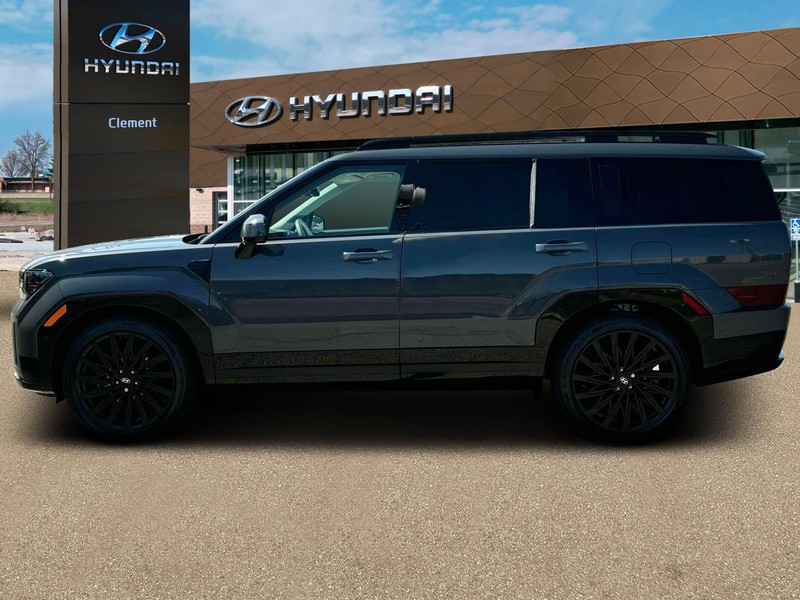 Hyundai Santa Fe Vehicle Full-screen Gallery Image 3
