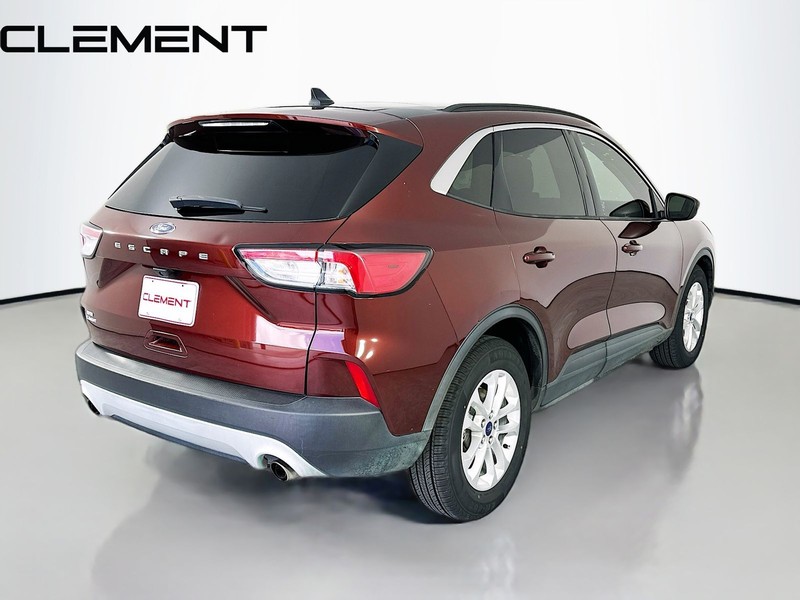 Ford Escape Vehicle Full-screen Gallery Image 7