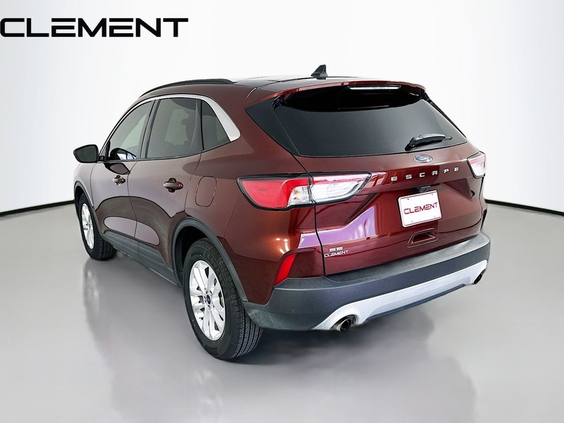 Ford Escape Vehicle Full-screen Gallery Image 10