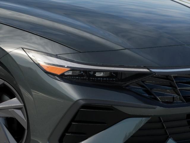 Hyundai Elantra Vehicle Full-screen Gallery Image 9