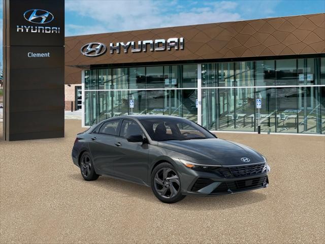 Hyundai Elantra Vehicle Full-screen Gallery Image 2