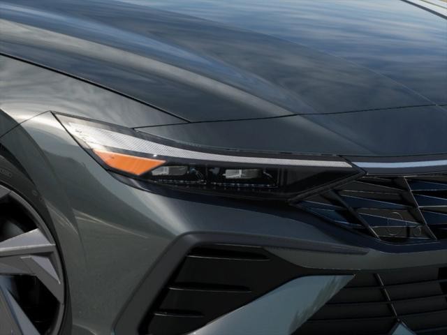 Hyundai Elantra Vehicle Full-screen Gallery Image 9