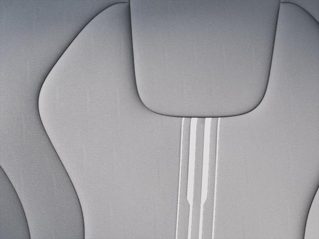 Hyundai Elantra Vehicle Full-screen Gallery Image 17