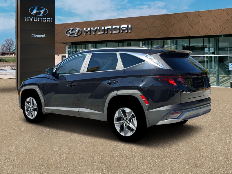 Hyundai Tucson Hybrid Vehicle Full-screen Gallery Image 4