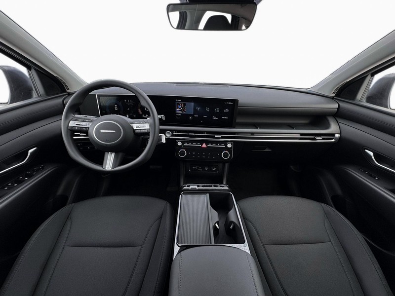Hyundai Tucson Hybrid Vehicle Full-screen Gallery Image 13