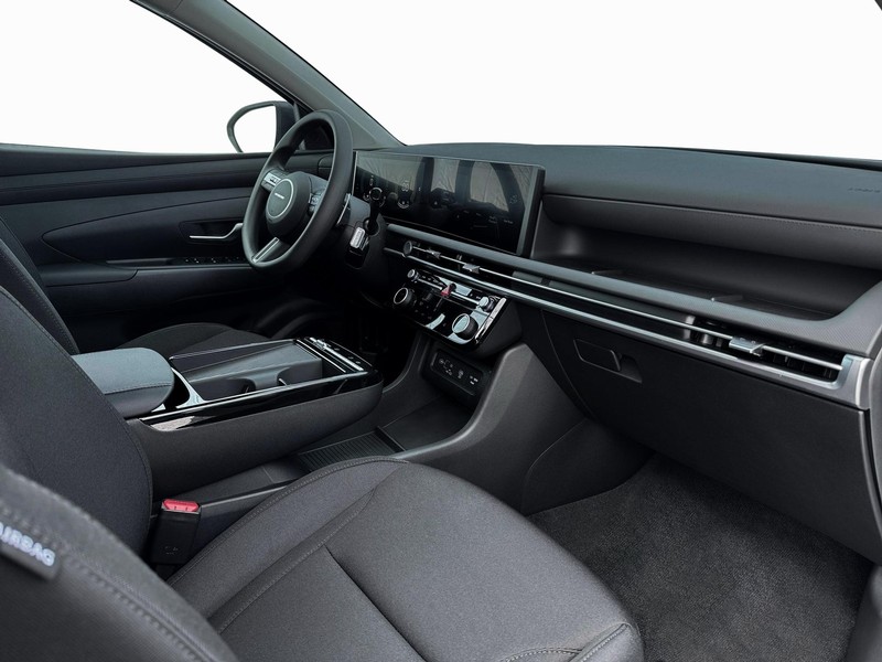 Hyundai Tucson Hybrid Vehicle Full-screen Gallery Image 15