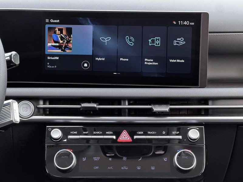 Hyundai Tucson Hybrid Vehicle Full-screen Gallery Image 19