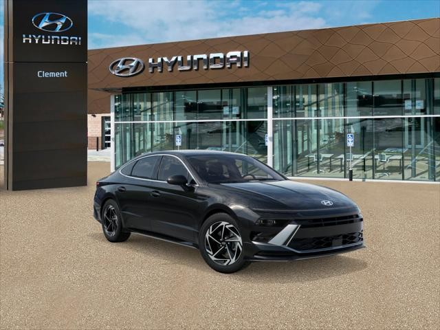 Hyundai Sonata Vehicle Full-screen Gallery Image 2