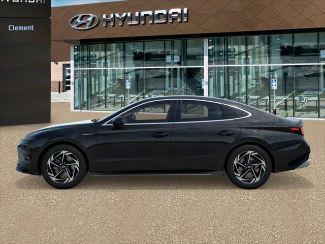 Hyundai Sonata Vehicle Full-screen Gallery Image 3