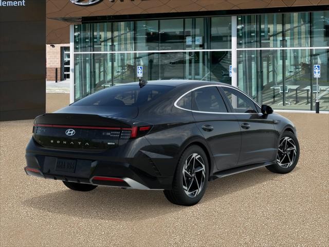 Hyundai Sonata Vehicle Full-screen Gallery Image 4